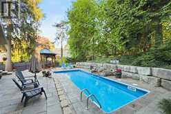 18 STONEGATE Drive | Hamilton Ontario | Slide Image Four