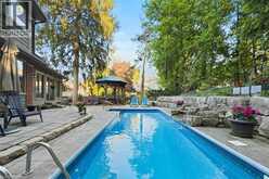 18 STONEGATE Drive | Hamilton Ontario | Slide Image Five