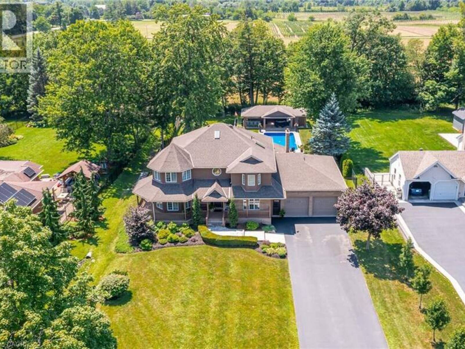 994 COURTLAND Drive, Ancaster, Ontario L9G 3L1