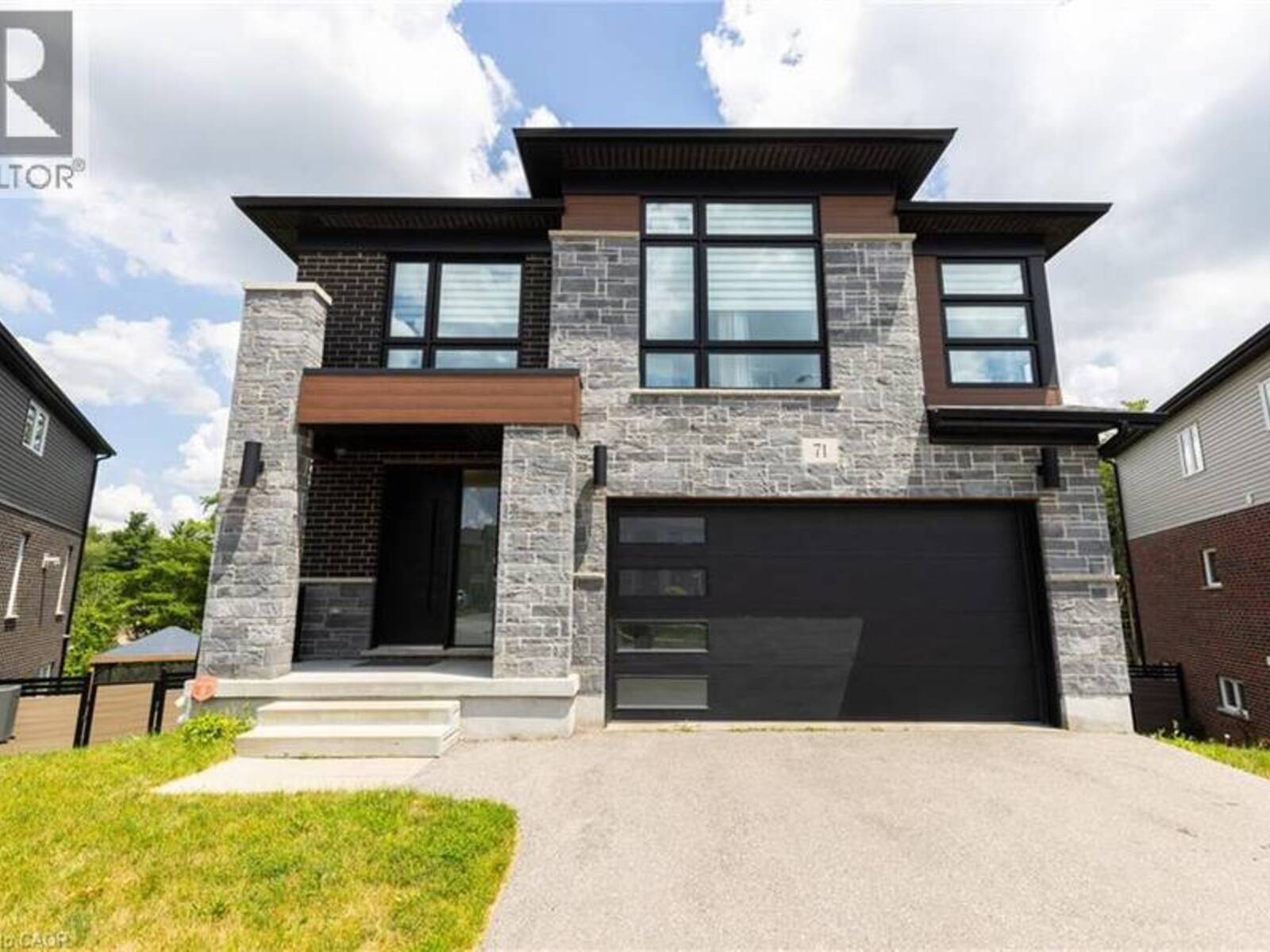 71 IAN ORMSTON Drive, Kitchener, Ontario N2P 2J6