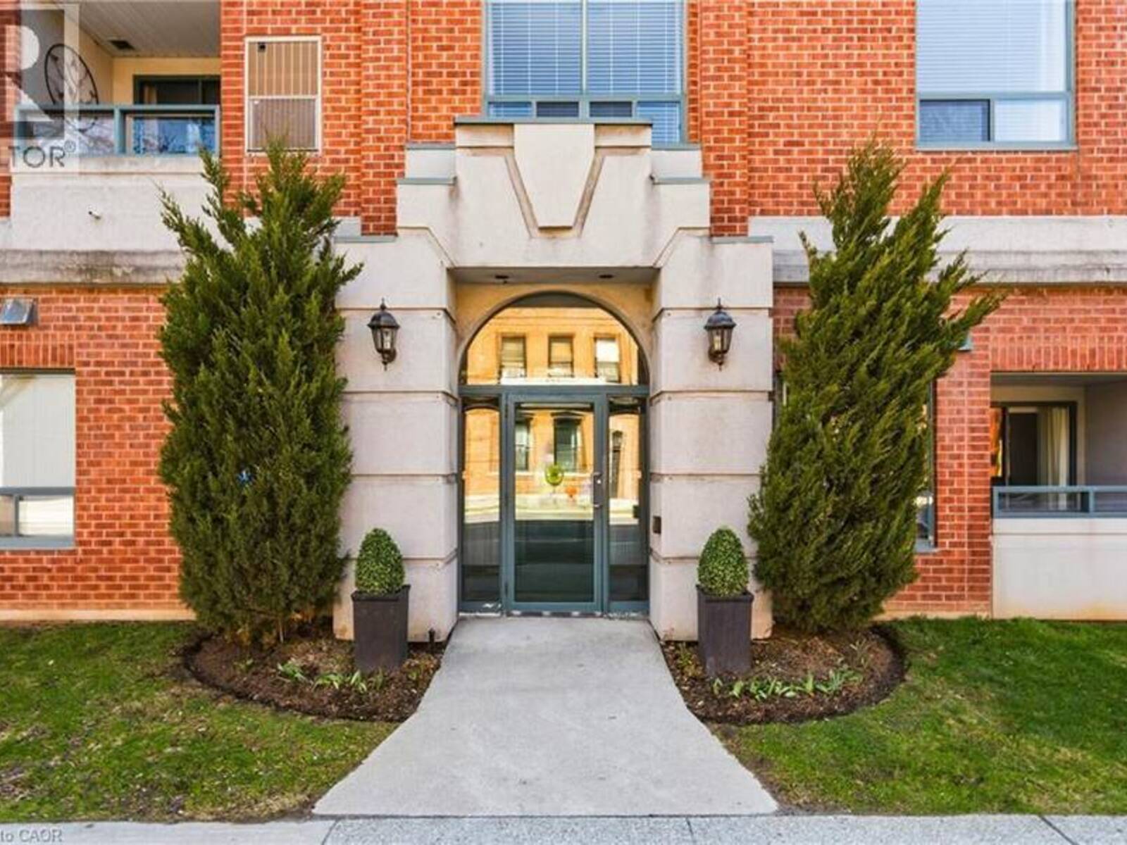8 MAIN Street Unit# 203, Dundas, Ontario L9H 1B8