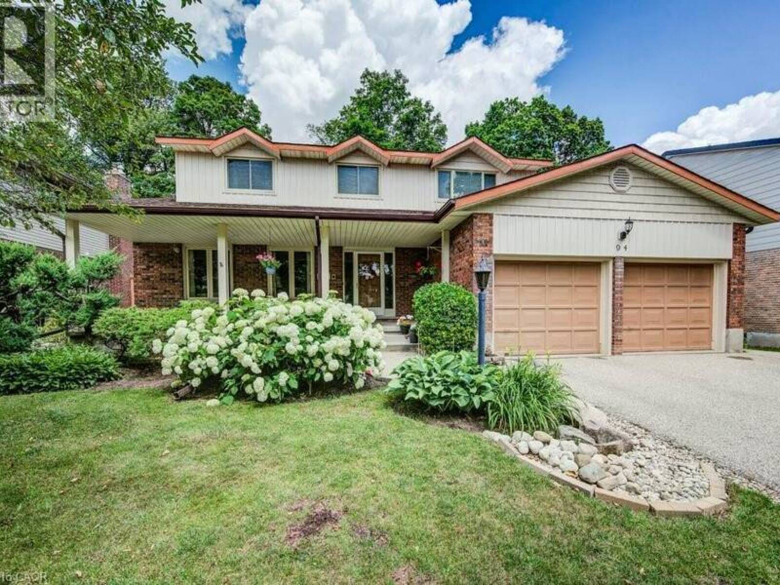 94 MCCARRON Crescent, Waterloo, Ontario N2L 5N2