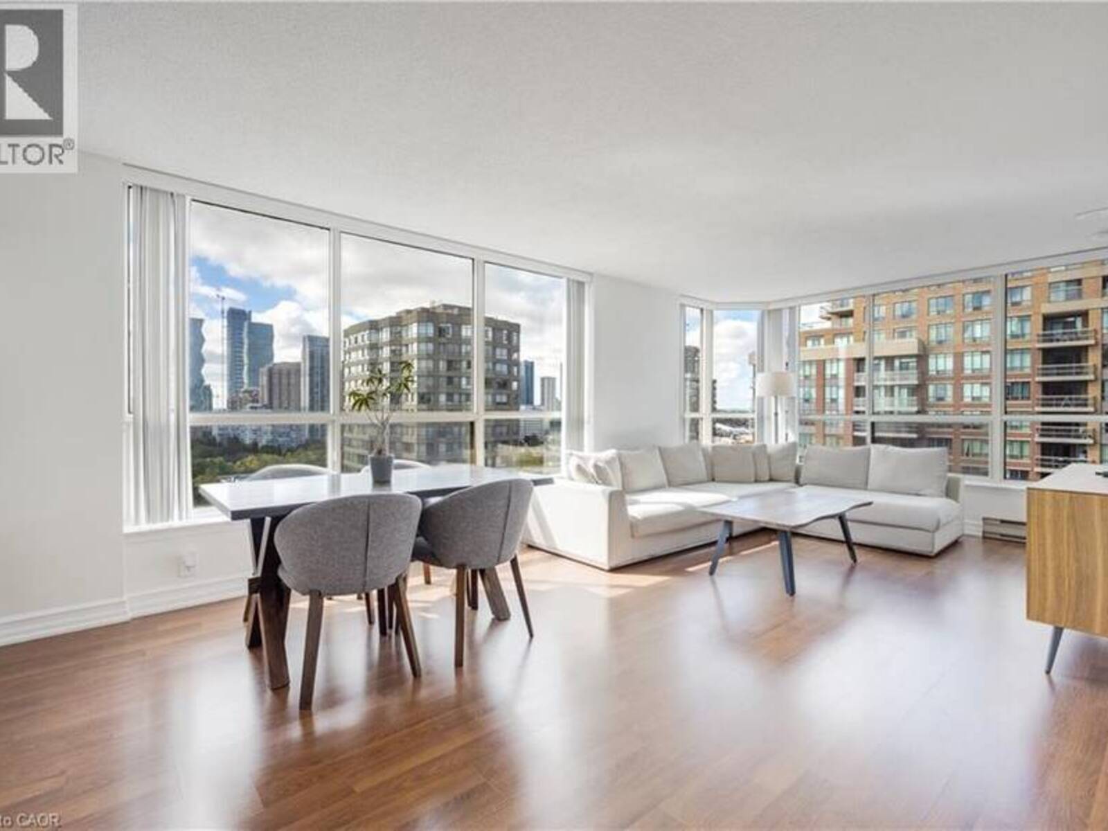 55 ELM Drive W Unit# 2204, Mississauga, Ontario L5B 3Z3
