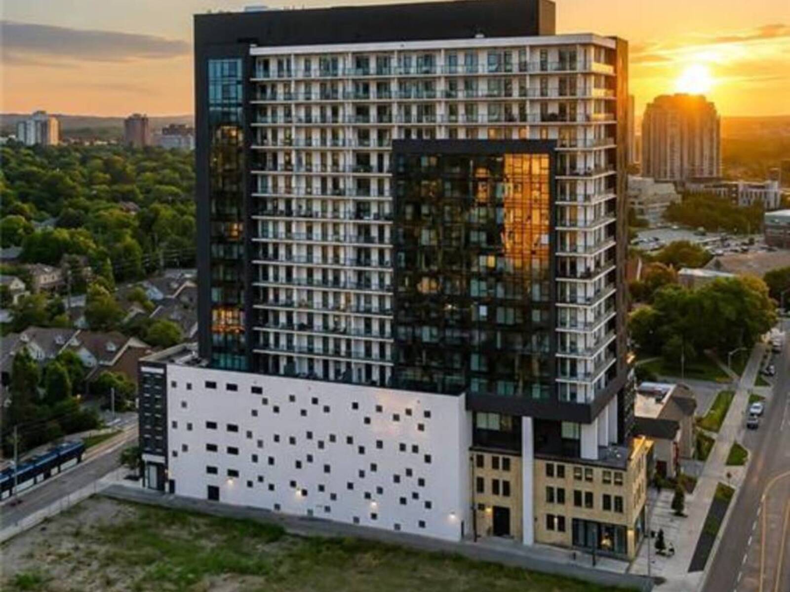 181 KING Street S Unit# 1907, Waterloo, Ontario N2J 1P7