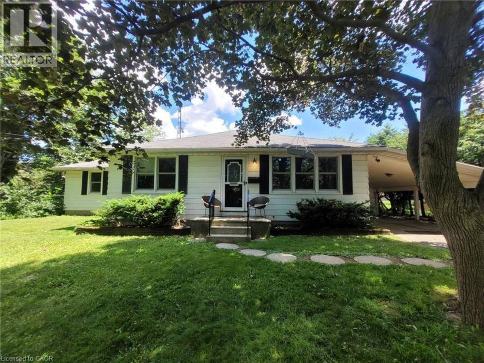 879 WEST 5TH Street, Hamilton, Ontario L9C 5R4