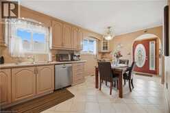 31 SUMMERCREST Drive | Hamilton Ontario | Slide Image Thirteen