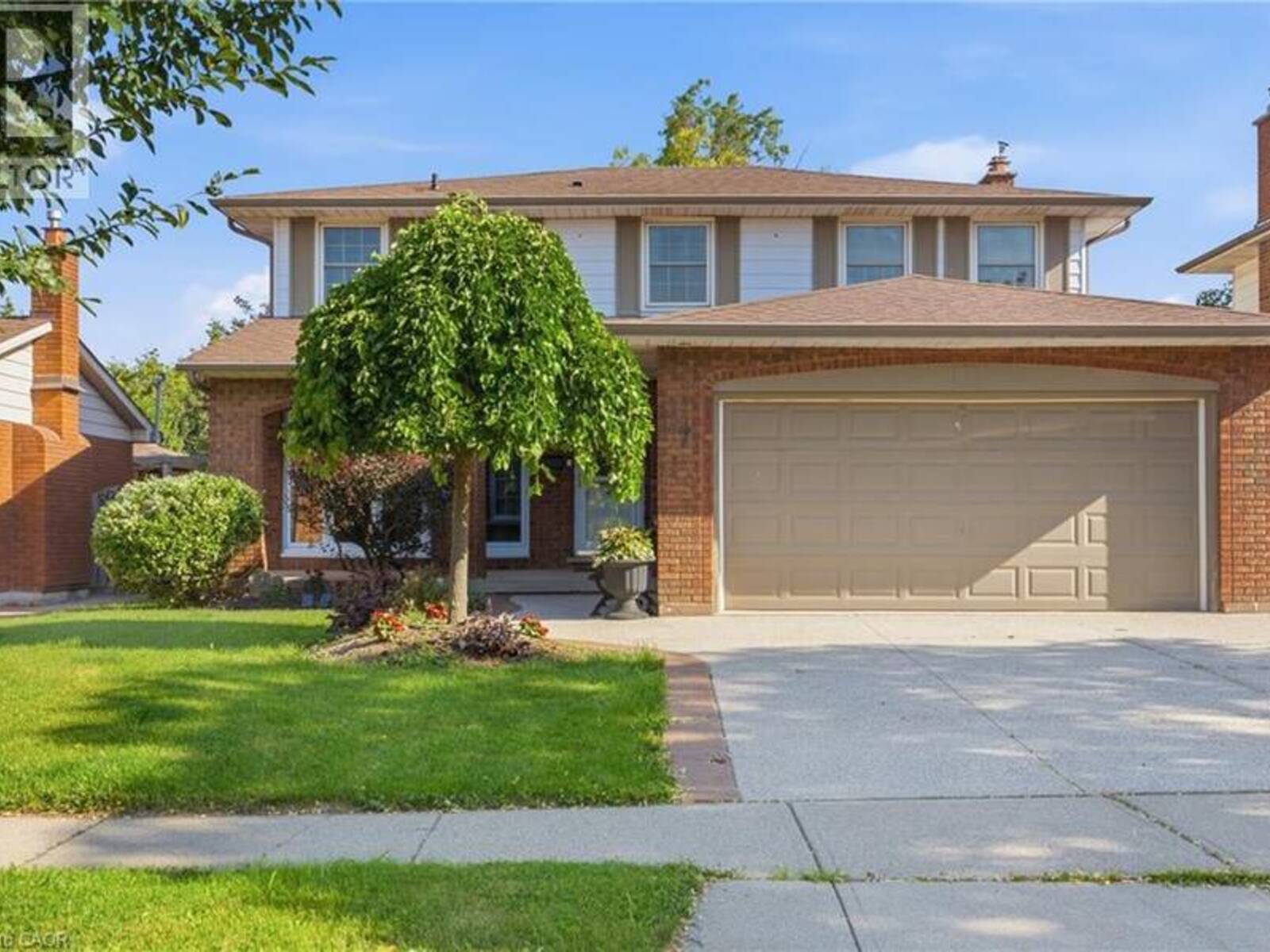7 APEX Court, Hamilton, Ontario L8J 1J2