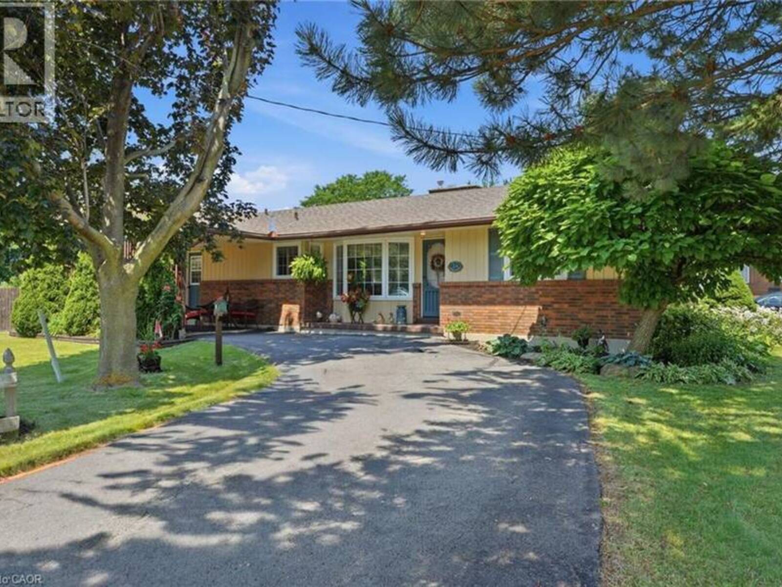 2A VALLEY Road, St. Catharines, Ontario L2S 1Y6