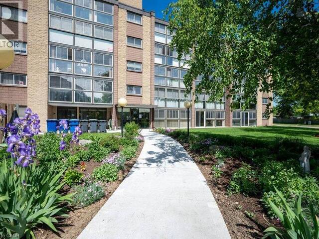 400 CHAMPLAIN Boulevard Unit# 406 Cambridge Ontario, N1R 7J6 - 3 Bedrooms Condo For Sale