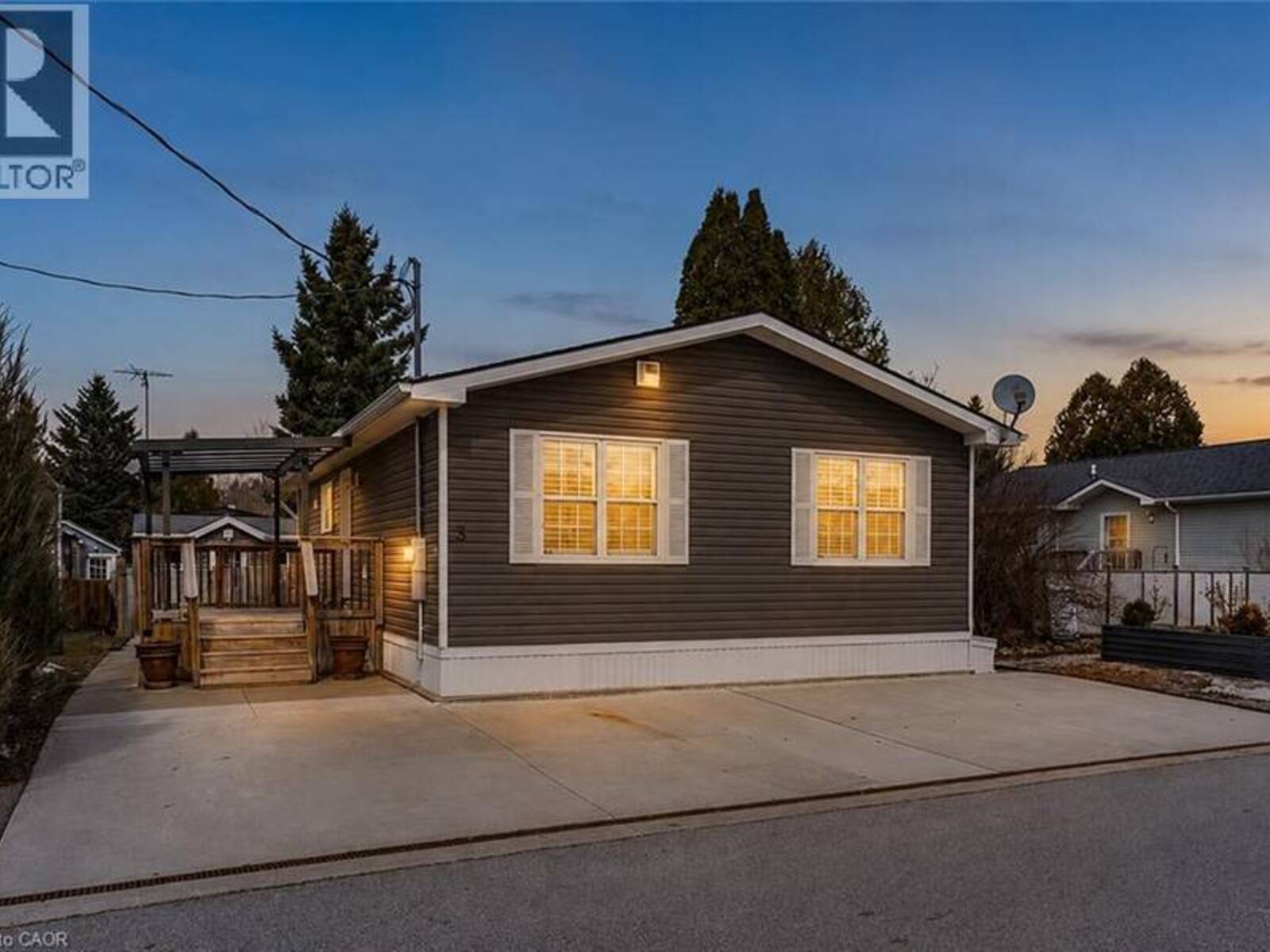 5 ELM Street, Puslinch, Ontario N0B 2J0
