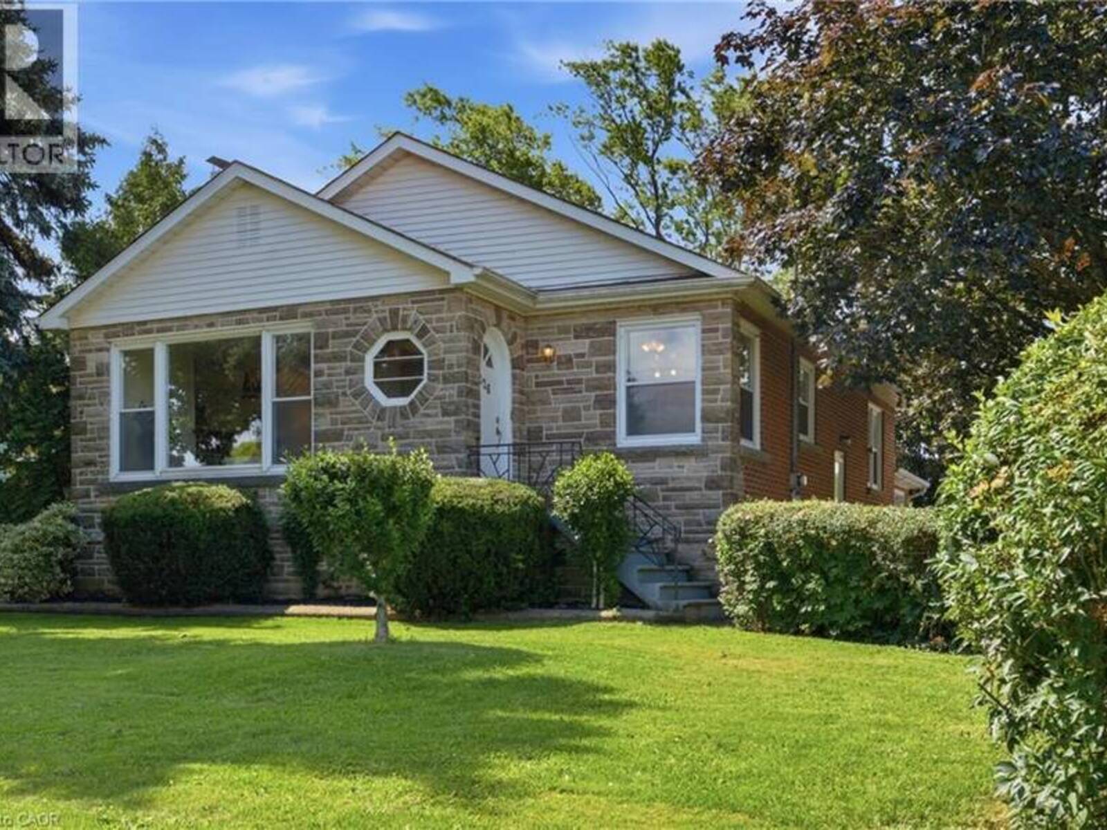 226 HIGHWAY 8 Avenue, Hamilton, Ontario L8G 1C9