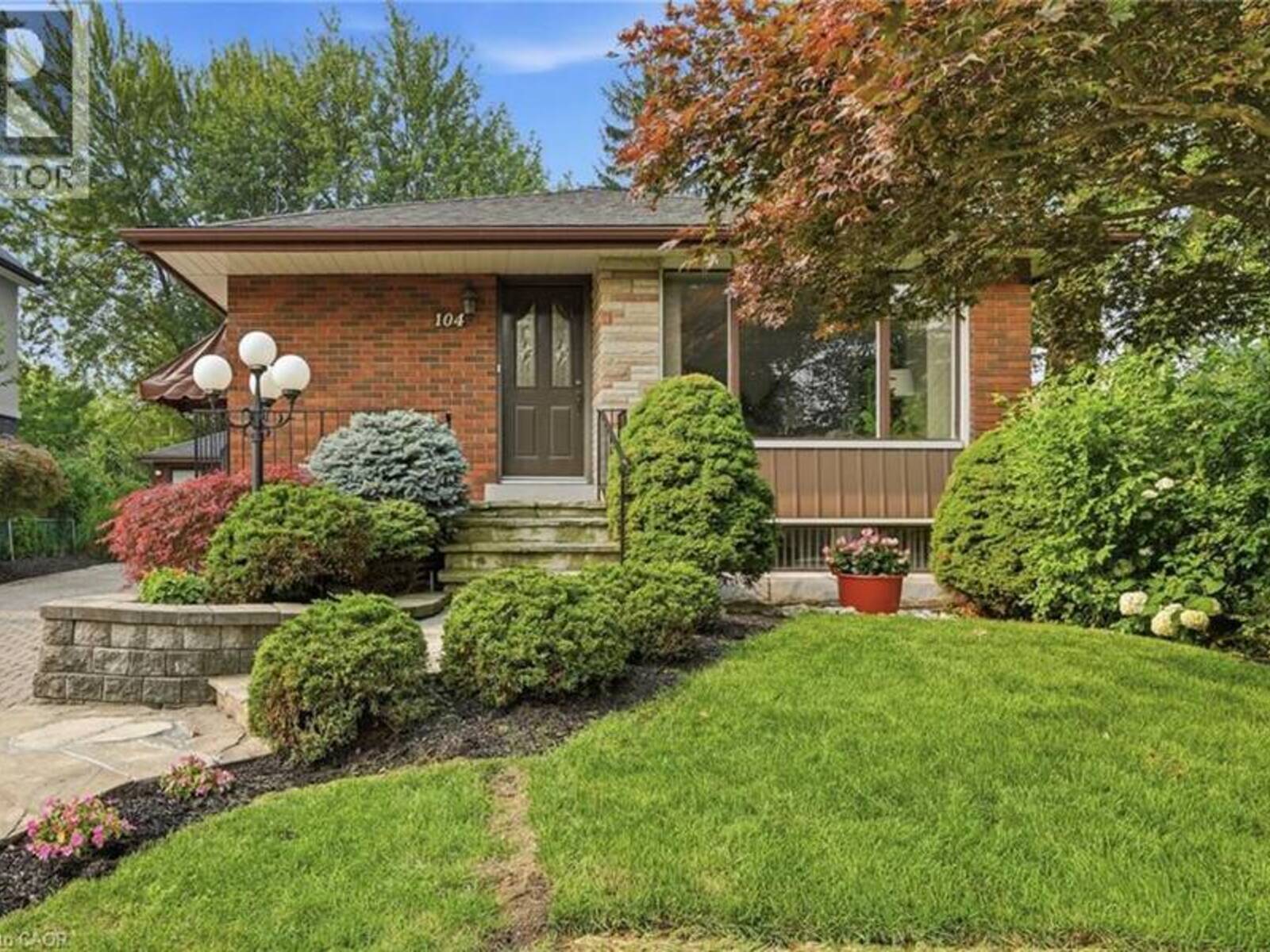 104 DALLAS Avenue, Hamilton, Ontario L8V 2E9