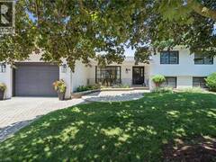 56 THORNRIDGE Crescent Kitchener Ontario, N2M 4W1