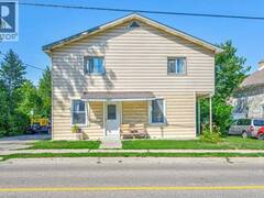819 DUKE Street Cambridge Ontario, N3H 3T8