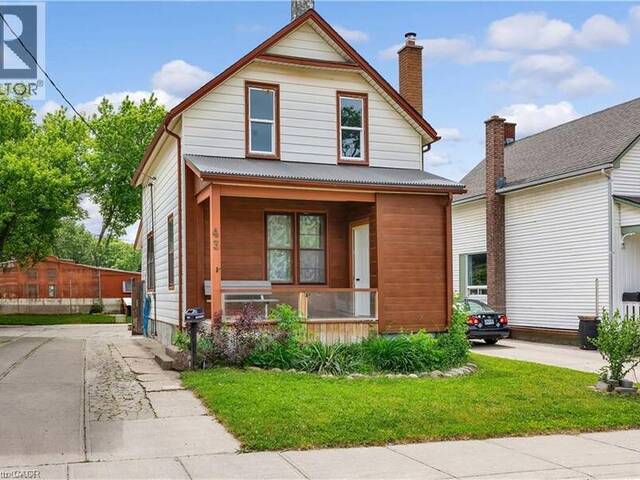 43 HENRY Street Kitchener Ontario, N2G 1P4 - 2 Bedrooms Home For Sale