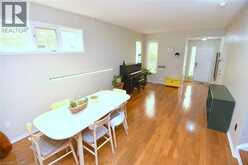 22 MOORE Crescent | Ancaster Ontario | Slide Image Ten