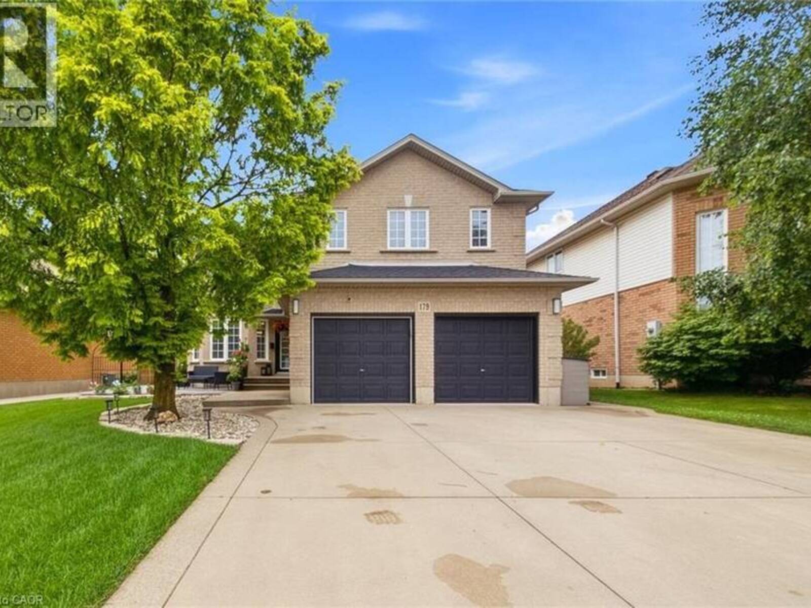 179 JACQUELINE Boulevard, Hamilton, Ontario L9B 2S9