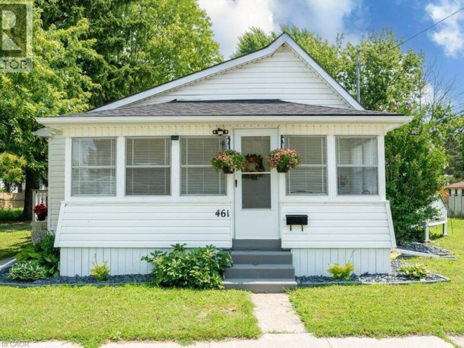 461 SELKIRK Street, Wallaceburg, Ontario N8A 3X9