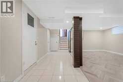 36 SKYLARK Drive | Hamilton Ontario | Slide Image Thirty-two