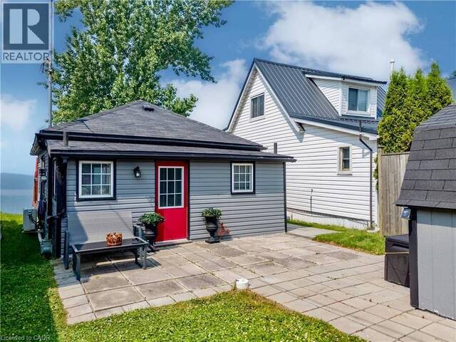 6 LAKESIDE Drive Nanticoke Ontario, N0A 1L0 - 2 Bedrooms Waterfront Home For sale