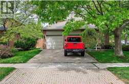 500 BLENHEIM Crescent | Oakville Ontario | Slide Image Five