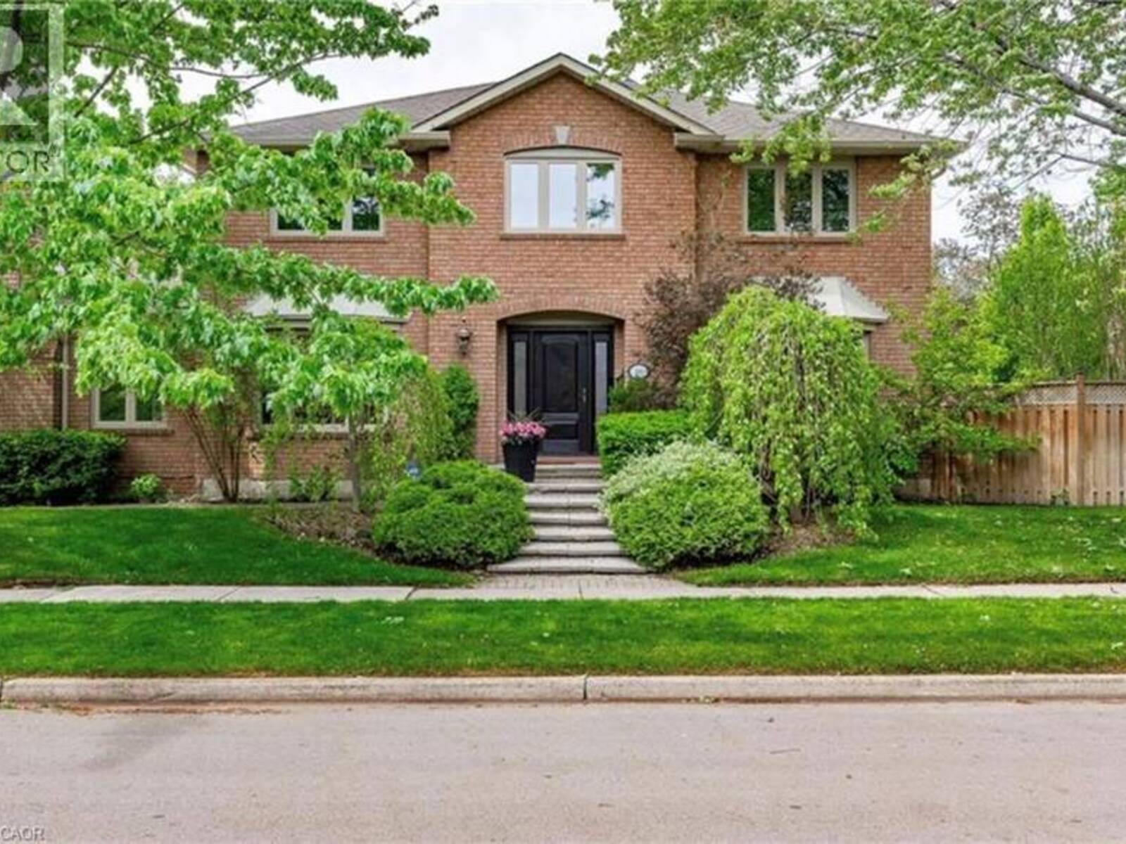 500 BLENHEIM Crescent, Oakville, Ontario L6J 6P7