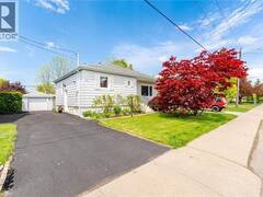 94 CLARENDON Avenue Hamilton Ontario, L9A 3A3