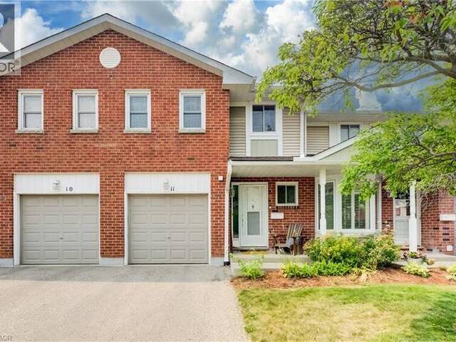 210 HIGHLAND Crescent Unit# 11 Kitchener Ontario, N2M 5H7 - 3 Bedrooms Condo For Sale