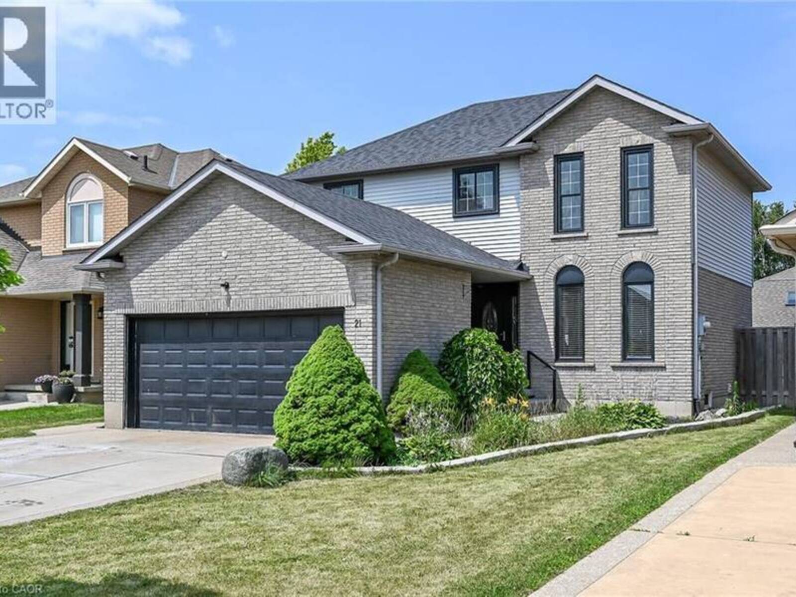 21 SPRINGGARDEN Crescent, Hamilton, Ontario L8J 2S5