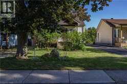 15 SPENCER Avenue | Dundas Ontario | Slide Image Two
