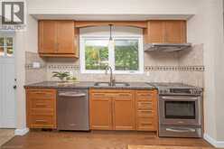 285 SURREY Drive | Oakville Ontario | Slide Image Thirteen