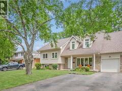 285 SURREY Drive Oakville Ontario, L6L 3T6