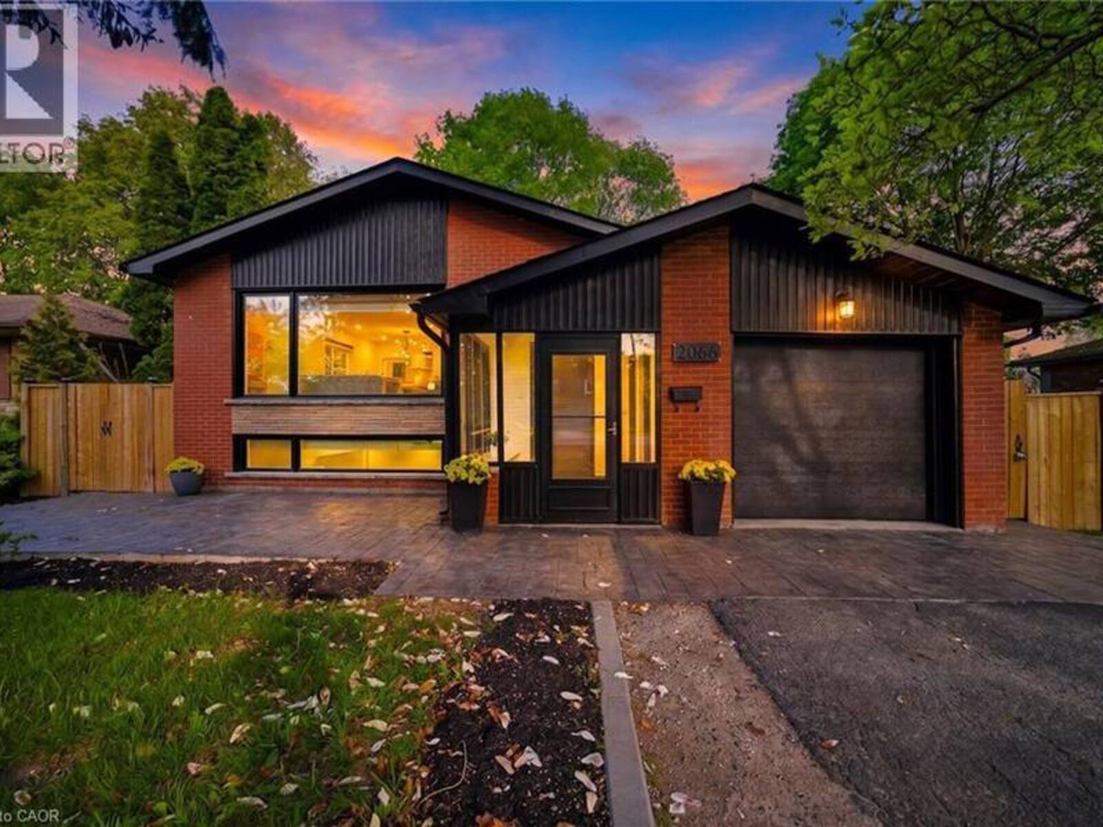 2066 REBECCA Street, Oakville, Ontario L6L 2A2