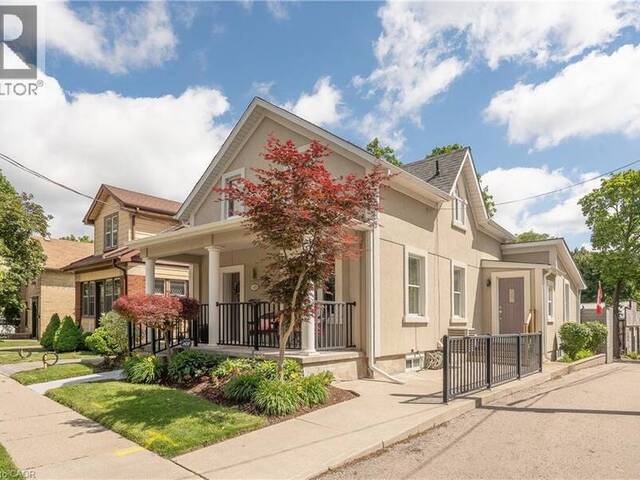 40 MOORE Avenue Kitchener Ontario, N2H 3S1 - 4 Bedrooms Home For Sale
