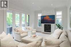 2458 MEADOWOOD Crescent | Oakville Ontario | Slide Image Sixteen