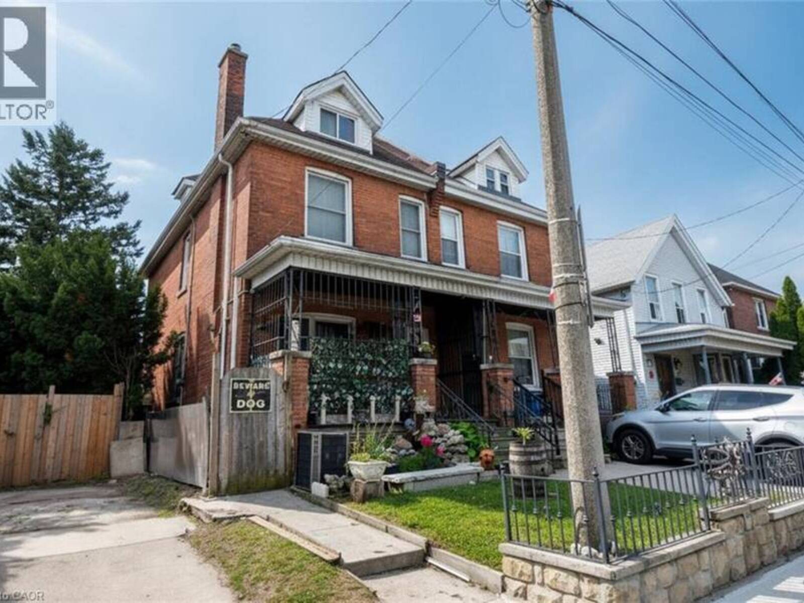 22 PICTON Street E, Hamilton, Ontario L8L 3W3
