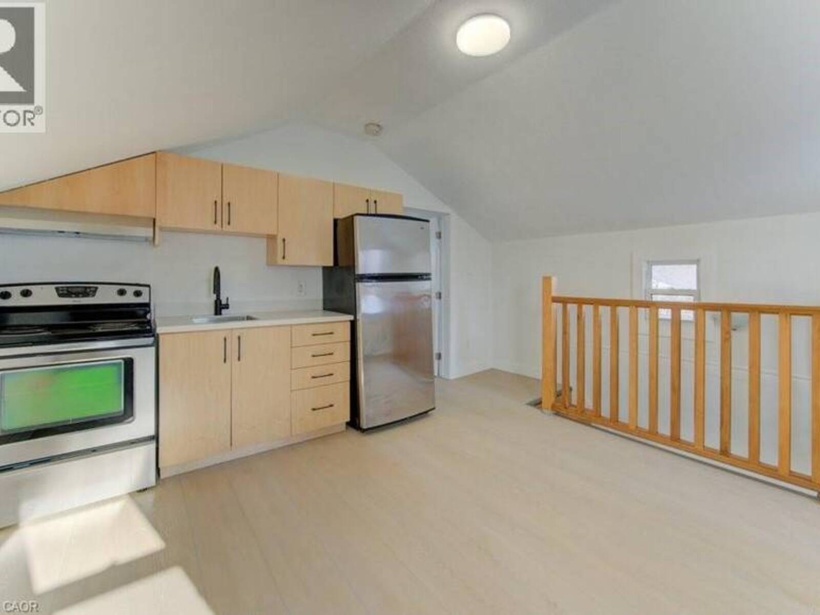 190 LANCASTER Street E, Kitchener, Ontario N2H 1N4