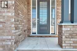 9338 WHITE OAK Avenue | Niagara Falls Ontario | Slide Image Three