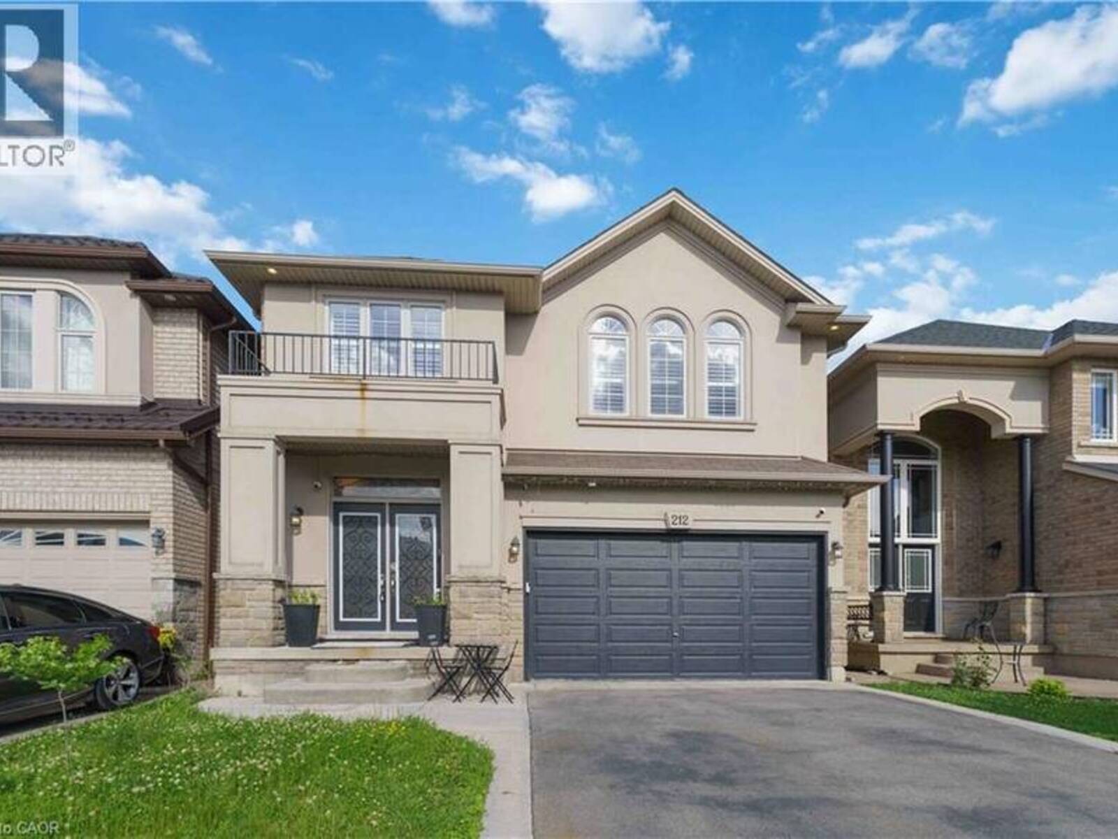 212 CHARTWELL Circle, Hamilton, Ontario L9A 0B6