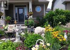 104 ANASTASIA Boulevard | Smithville Ontario | Slide Image Three