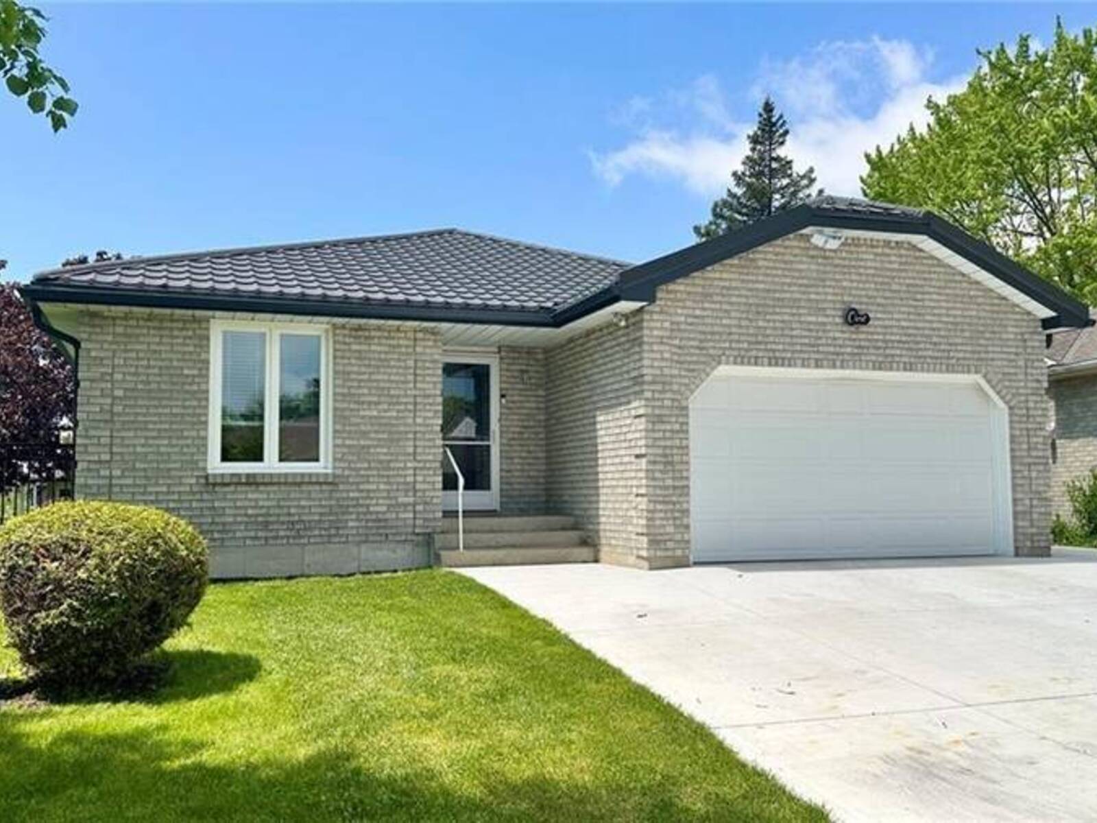 1 EDENRIDGE Drive, Townsend, Ontario N0A 1S0
