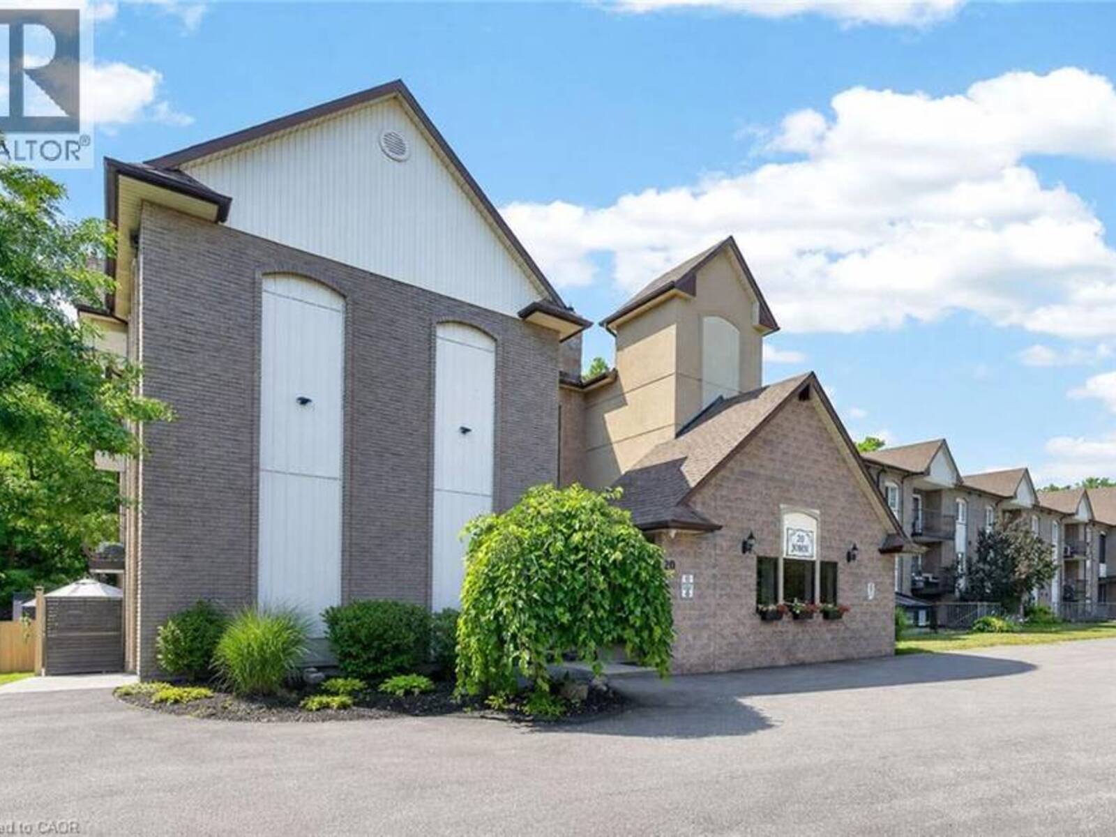 20 JOHN Street Unit# 205, Grimsby, Ontario L3M 1X5