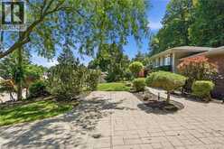 38 KINGSWAY Boulevard | Grimsby Ontario | Slide Image Four