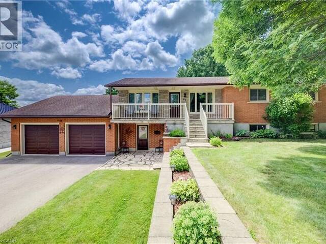 67 CASSELHOLME Crescent Wilmot Ontario, N0B 2E0 - 3 Bedrooms Home For Sale