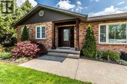 1191 SUNSET Drive | Pelham Ontario | Slide Image Five