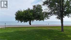 39 BLUE WATER Parkway | Selkirk Ontario | Slide Image Nine