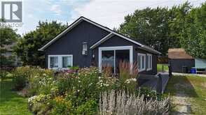 39 BLUE WATER Parkway | Selkirk Ontario | Slide Image One
