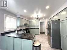 7 TANDEM Court | Ancaster Ontario | Slide Image Eight
