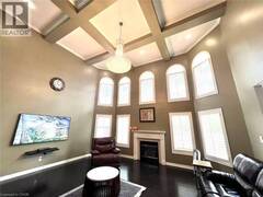 7 TANDEM Court Ancaster Ontario, L9K 1M1