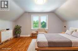 27 DELEVAN Crescent | Hamilton Ontario | Slide Image Eighteen